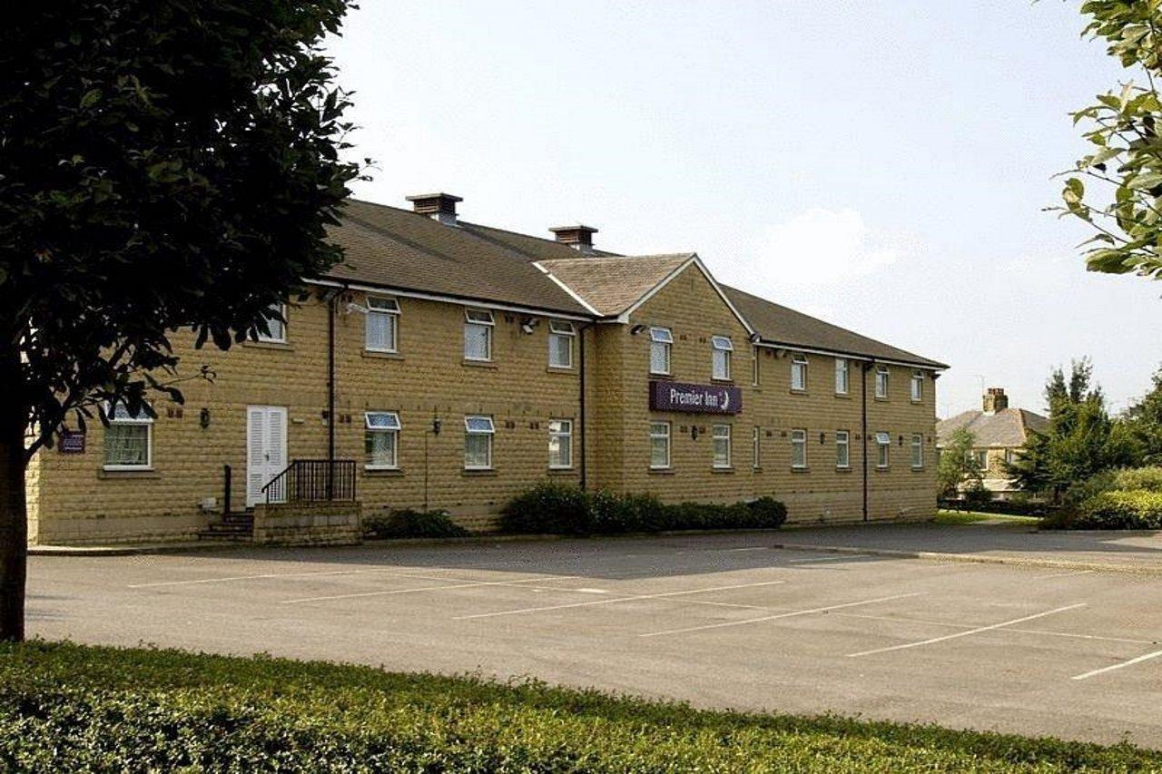 Premier Inn Huddersfield West מראה חיצוני תמונה